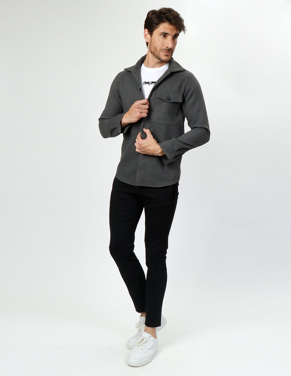 Sobre Camisa Gris