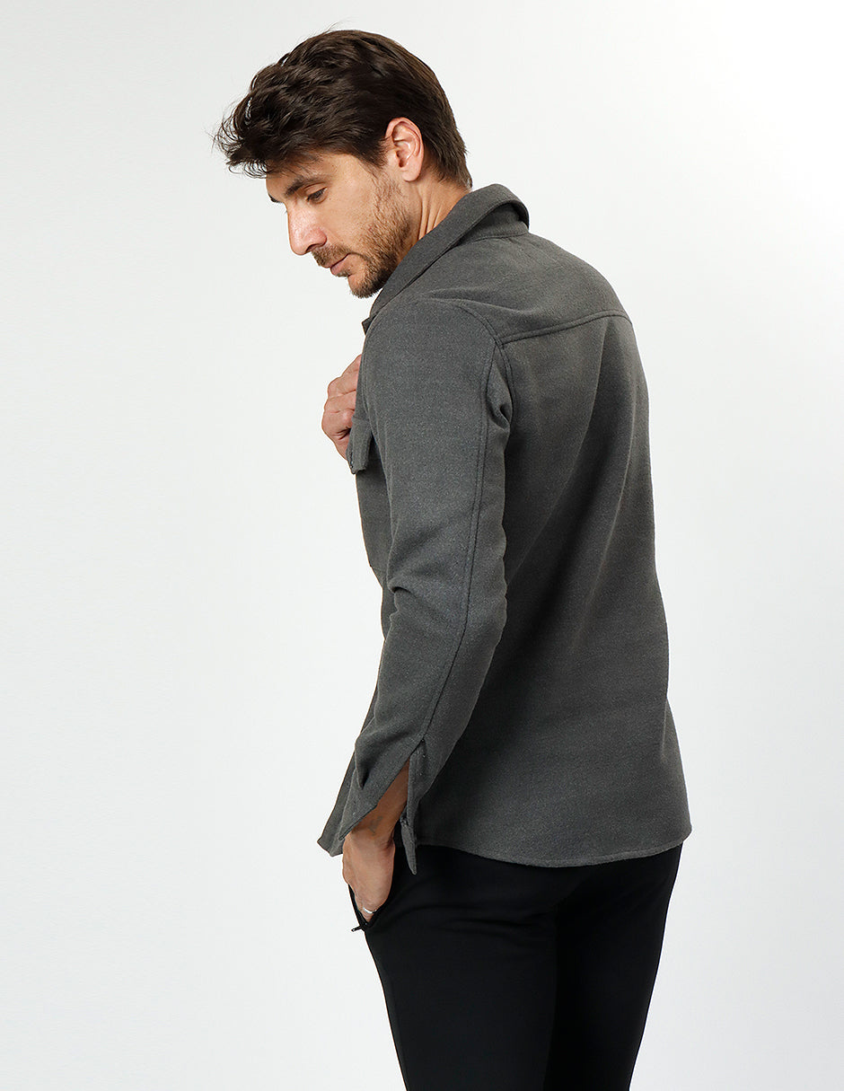 Sobre Camisa Gris